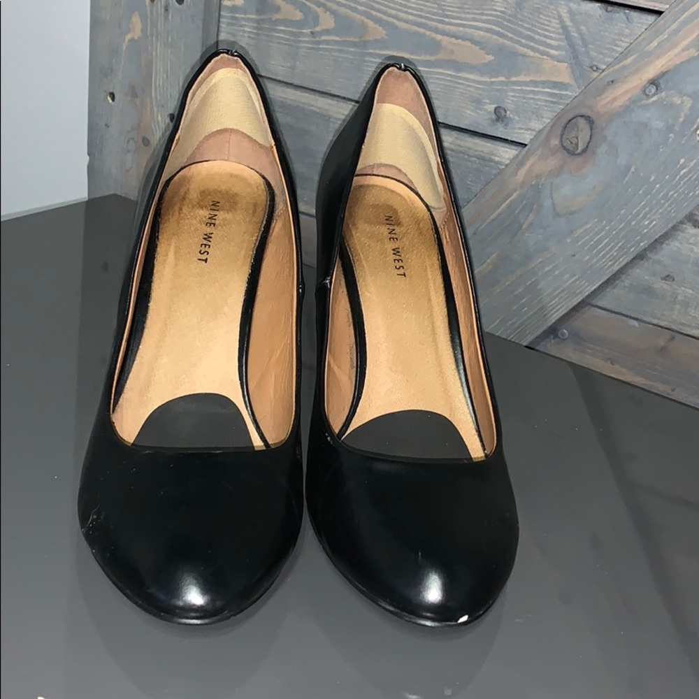 Nine West Black Patent Heels with Rounded Toe